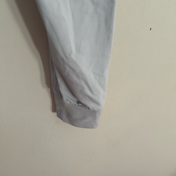 Alphatete woman’s light gray leggings joggers - Picture 8 of 11